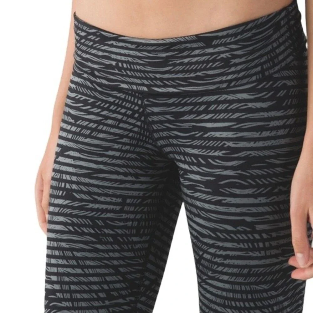 Lululemon Wunder Under Crop II Full-On Luon Roll Down Leggings Gray Palms Size 4